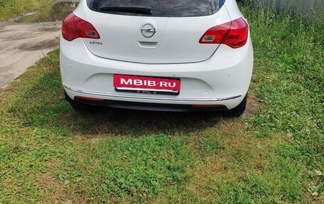 Opel Astra J, 2014 год, 740 000 рублей, 2 фотография