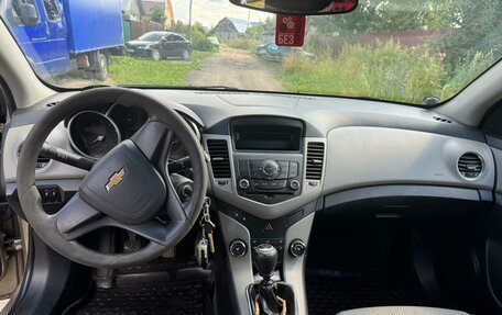 Chevrolet Cruze II, 2011 год, 750 000 рублей, 9 фотография