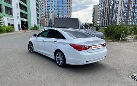 Hyundai Sonata VI, 2011 год, 1 250 000 рублей, 10 фотография