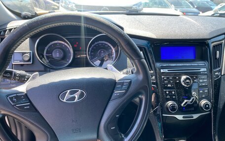 Hyundai Sonata VI, 2011 год, 1 250 000 рублей, 14 фотография
