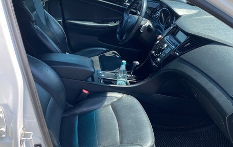 Hyundai Sonata VI, 2011 год, 1 250 000 рублей, 16 фотография