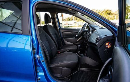Renault Logan II, 2017 год, 750 000 рублей, 11 фотография