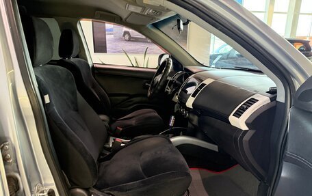 Mitsubishi Outlander III рестайлинг 3, 2010 год, 950 000 рублей, 13 фотография