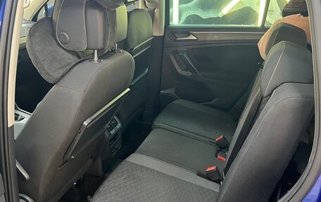 Volkswagen Tiguan II, 2018 год, 2 400 000 рублей, 16 фотография