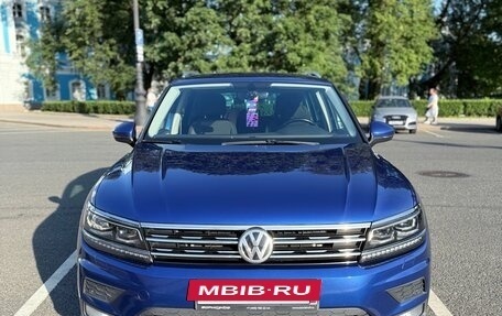 Volkswagen Tiguan II, 2018 год, 2 400 000 рублей, 10 фотография