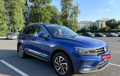 Volkswagen Tiguan II, 2018 год, 2 400 000 рублей, 13 фотография