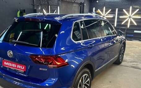 Volkswagen Tiguan II, 2018 год, 2 400 000 рублей, 19 фотография