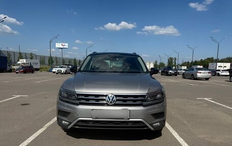 Volkswagen Tiguan II, 2019 год, 2 600 000 рублей, 1 фотография