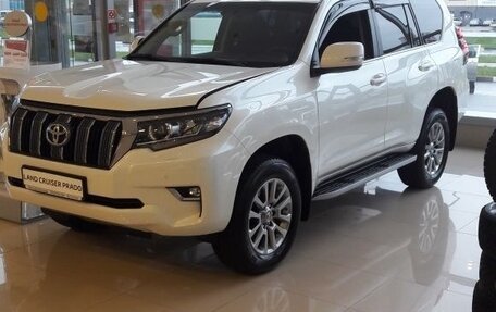 Toyota Land Cruiser Prado 150 рестайлинг 2, 2017 год, 6 250 000 рублей, 5 фотография