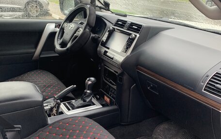 Toyota Land Cruiser Prado 150 рестайлинг 2, 2017 год, 6 250 000 рублей, 4 фотография