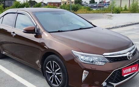 Toyota Camry, 2017 год, 2 350 000 рублей, 10 фотография