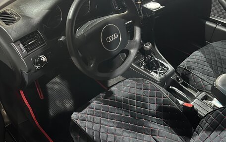 Audi A6, 2004 год, 600 000 рублей, 15 фотография