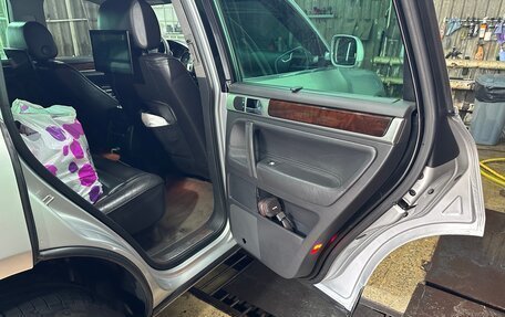 Volkswagen Touareg III, 2004 год, 850 000 рублей, 6 фотография