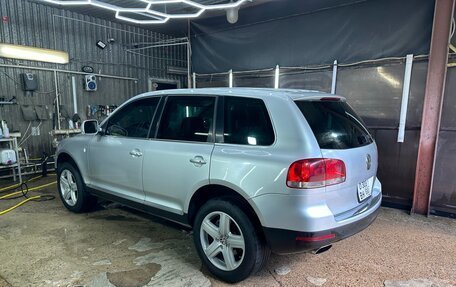 Volkswagen Touareg III, 2004 год, 850 000 рублей, 3 фотография