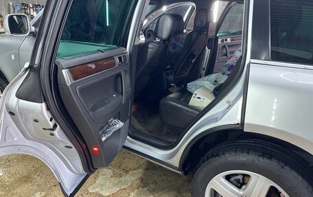 Volkswagen Touareg III, 2004 год, 850 000 рублей, 11 фотография