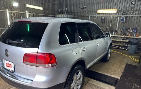 Volkswagen Touareg III, 2004 год, 850 000 рублей, 5 фотография