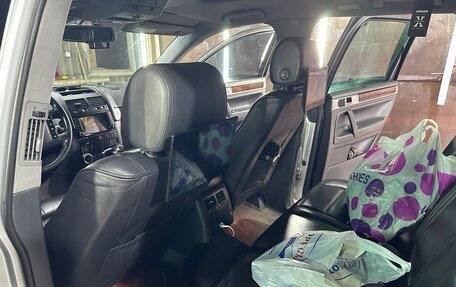 Volkswagen Touareg III, 2004 год, 850 000 рублей, 12 фотография