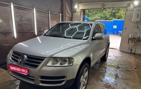 Volkswagen Touareg III, 2004 год, 850 000 рублей, 2 фотография