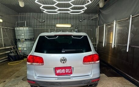 Volkswagen Touareg III, 2004 год, 850 000 рублей, 4 фотография