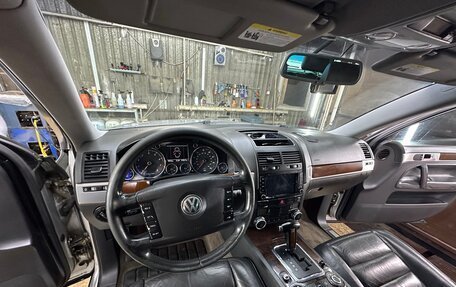 Volkswagen Touareg III, 2004 год, 850 000 рублей, 15 фотография