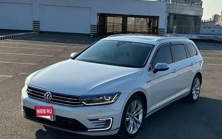 Volkswagen Passat B8 рестайлинг, 2016 год, 1 990 000 рублей, 3 фотография