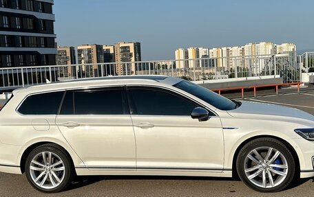 Volkswagen Passat B8 рестайлинг, 2016 год, 1 990 000 рублей, 8 фотография
