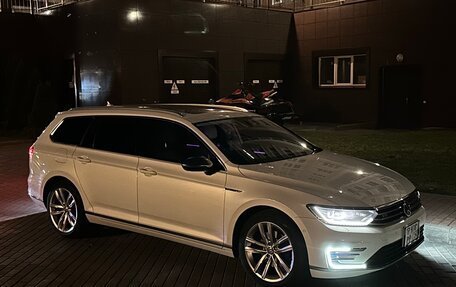 Volkswagen Passat B8 рестайлинг, 2016 год, 1 990 000 рублей, 20 фотография