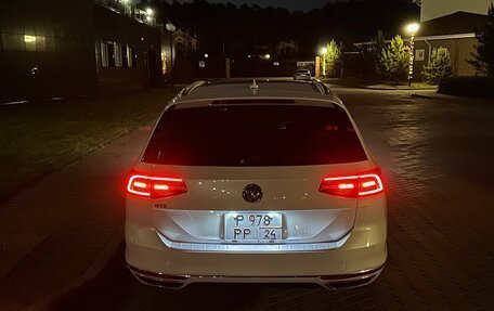 Volkswagen Passat B8 рестайлинг, 2016 год, 1 990 000 рублей, 26 фотография