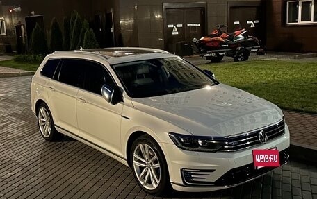 Volkswagen Passat B8 рестайлинг, 2016 год, 1 990 000 рублей, 28 фотография