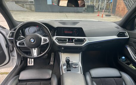 BMW 3 серия, 2019 год, 3 990 000 рублей, 10 фотография