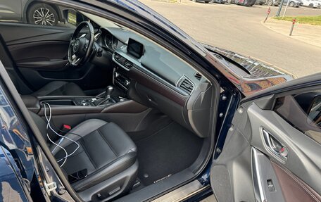 Mazda 6, 2017 год, 1 900 000 рублей, 10 фотография