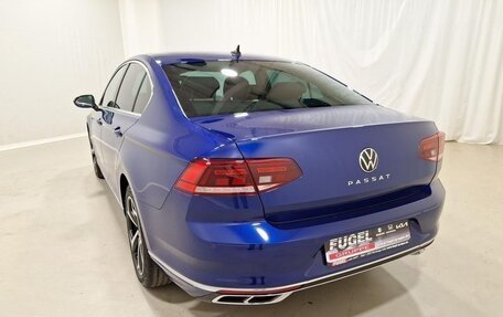 Volkswagen Passat B8 рестайлинг, 2021 год, 1 980 000 рублей, 3 фотография