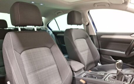 Volkswagen Passat B8 рестайлинг, 2021 год, 1 980 000 рублей, 6 фотография