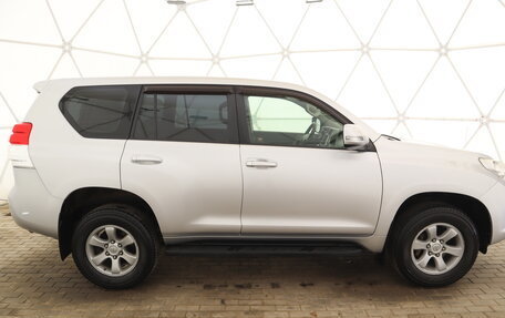 Toyota Land Cruiser Prado 150 рестайлинг 2, 2011 год, 2 590 000 рублей, 2 фотография