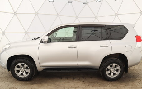 Toyota Land Cruiser Prado 150 рестайлинг 2, 2011 год, 2 590 000 рублей, 6 фотография