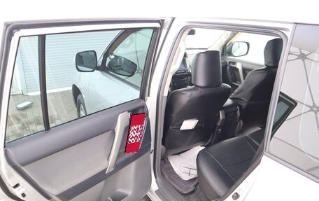 Toyota Land Cruiser Prado 150 рестайлинг 2, 2011 год, 2 590 000 рублей, 15 фотография