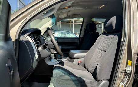 Toyota Tundra II, 2011 год, 2 915 000 рублей, 12 фотография