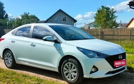Hyundai Solaris II рестайлинг, 2020 год, 2 150 000 рублей, 2 фотография