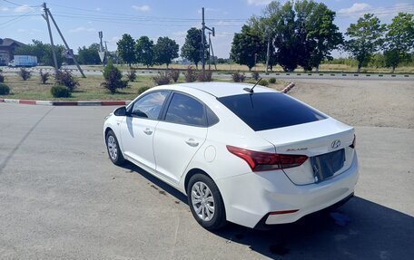 Hyundai Solaris II рестайлинг, 2019 год, 840 000 рублей, 3 фотография