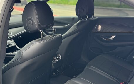 Mercedes-Benz E-Класс, 2022 год, 4 850 000 рублей, 6 фотография