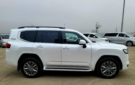 Toyota Land Cruiser, 2022 год, 11 000 000 рублей, 4 фотография