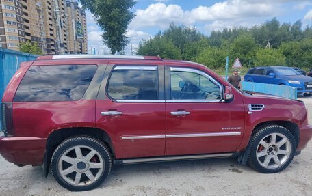Cadillac Escalade III, 2011 год, 1 800 000 рублей, 9 фотография