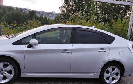 Toyota Prius, 2011 год, 1 000 000 рублей, 4 фотография