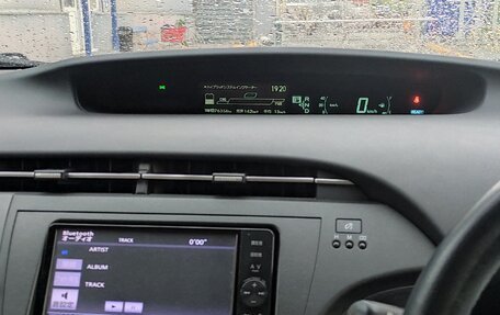Toyota Prius, 2011 год, 1 000 000 рублей, 7 фотография