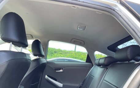 Toyota Prius, 2011 год, 1 000 000 рублей, 12 фотография
