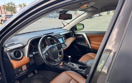 Toyota RAV4, 2016 год, 2 250 000 рублей, 6 фотография