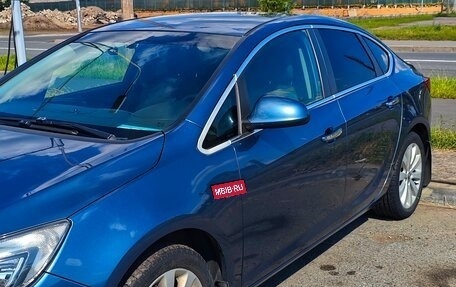 Opel Astra J, 2013 год, 880 000 рублей, 13 фотография