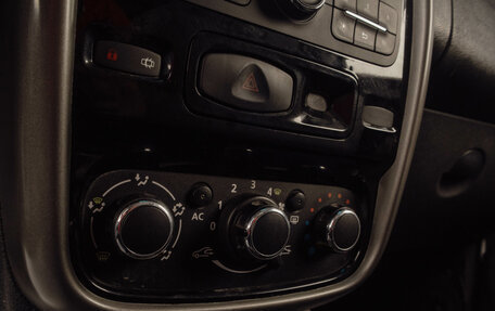 Renault Duster I рестайлинг, 2014 год, 929 000 рублей, 12 фотография