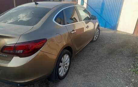 Opel Astra J, 2013 год, 810 000 рублей, 4 фотография