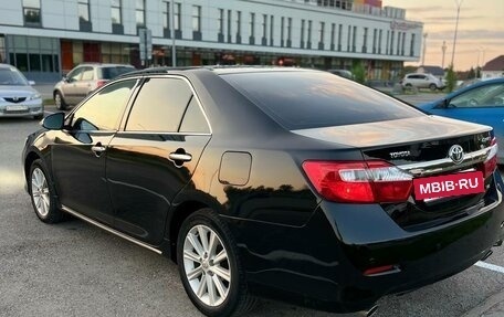 Toyota Camry, 2012 год, 1 900 000 рублей, 2 фотография